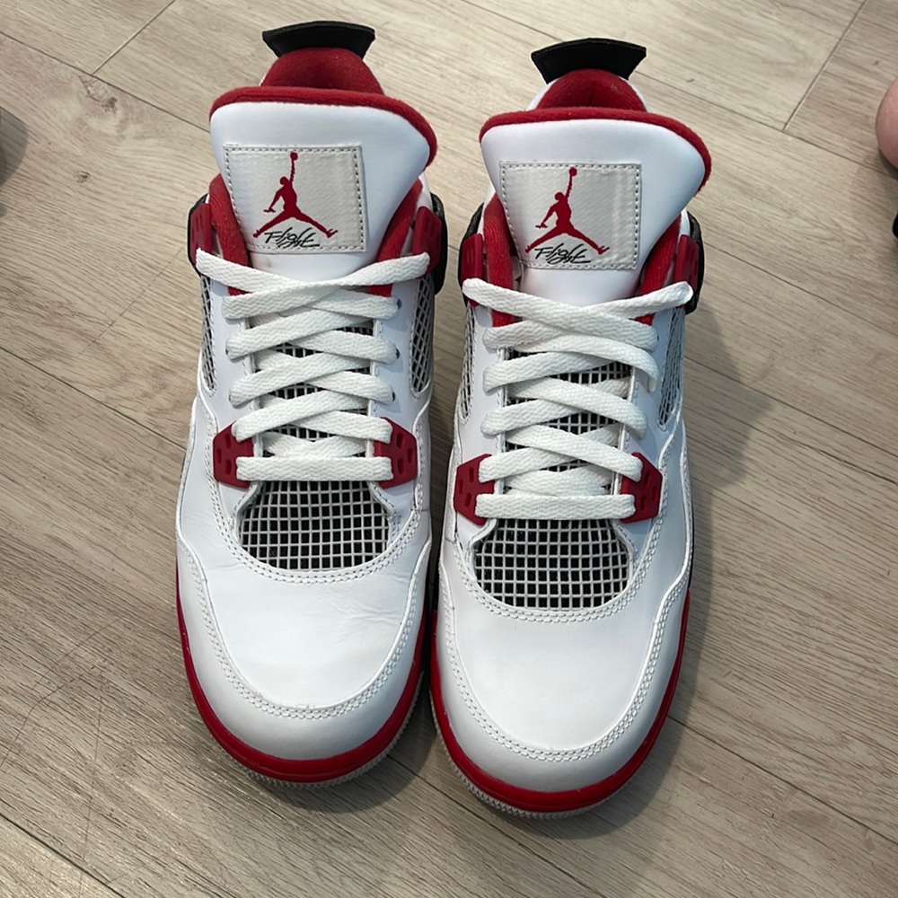 Air Jordan 4 Retro